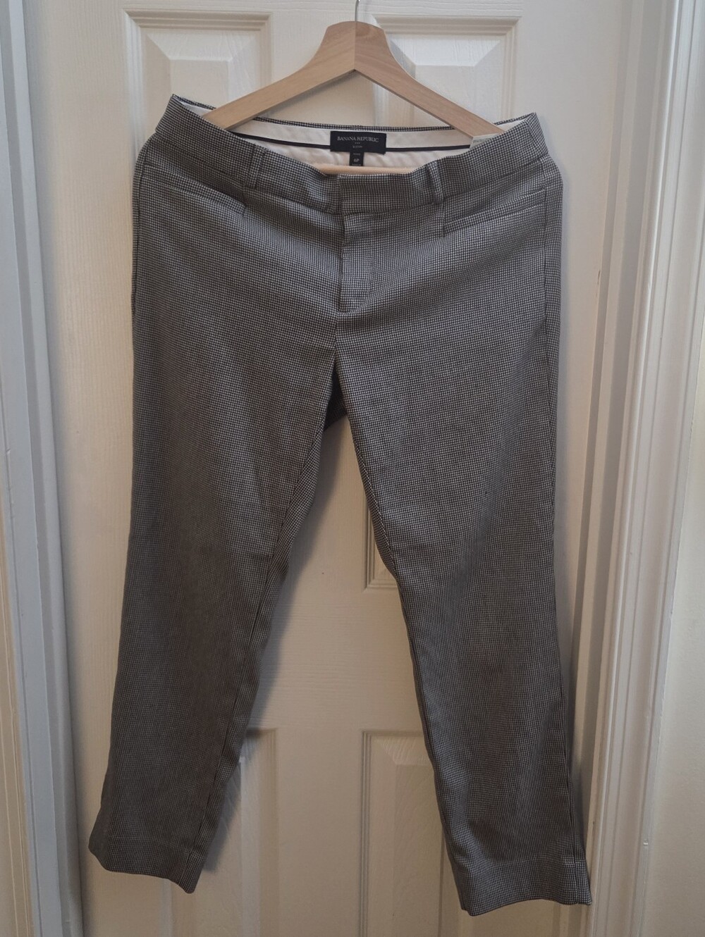 Banana Republic Men’s Gray Micro-Pattern Dress Pants